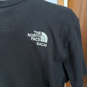 THE NORTH FACE x SACAI sz S Black Short Sleeve Tshirt Size Zippers